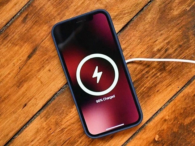 青湖路街道苹果手机维修分享iPhone 12可以随便充电吗 